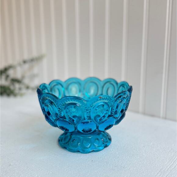 Vintage L.E. Smith Moon and Stars Pedestal Candy Dish | Colonial Blue Glass | 4" - Picture 8 of 9